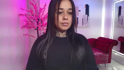 Snapshot of black_roseee chatting on November 2025 04:05:01 AM Rousse online show from November 2025 04:05:01 AM