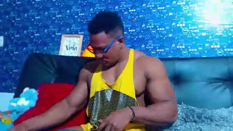 duglas online show from November 2025 03:25:01 PM