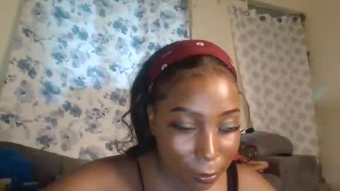 Dee online show from May 2026 02:56:02 PM