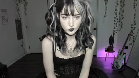 Ella online show from January 2026 01:11:02 AM