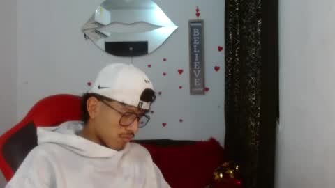 Snapshot of blackfox_desire chatting on May 2026 06:58:01 PM mateo online show from May 2026 06:58:01 PM
