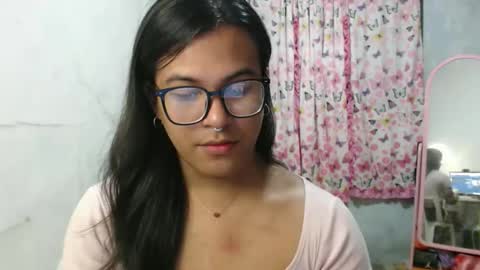 Ellez online show from April 2026 07:52:01 PM