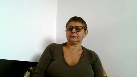 Snapshot of blackwidow05 chatting on October 2025 11:40:01 AM Black Widow online show from October 2025 11:40:01 AM