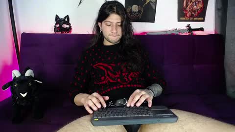 Snapshot of blackwolf_6 chatting on December 2024 06:48:01 PM Dave online show from December 2024 06:48:01 PM