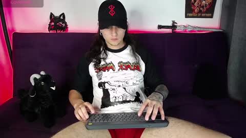 Snapshot of blackwolf_6 chatting on January 2025 01:48:01 AM Dave online show from January 2025 01:48:01 AM