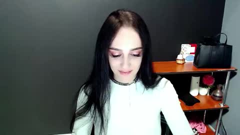 Snapshot of blacky_berry chatting on January 2025 04:33:01 PM Ivy online show from January 2025 04:33:01 PM