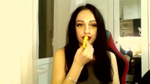 Snapshot of blacky_berry chatting on March 2025 11:05:01 PM Ivy online show from March 2025 11:05:01 PM