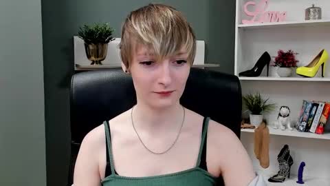 Snapshot of blair_erotic chatting on September 2025 06:48:02 AM Blair online show from September 2025 06:48:02 AM