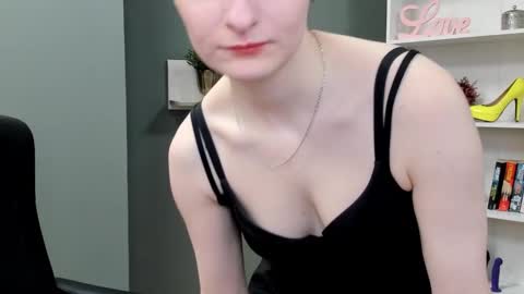 Snapshot of blair_erotic chatting on October 2025 06:42:02 AM Blair online show from October 2025 06:42:02 AM
