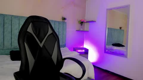 Blair  online show from December 2024 07:49:02 PM