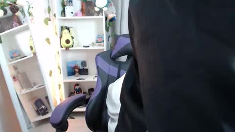   online show from February 2026 04:33:02 AM