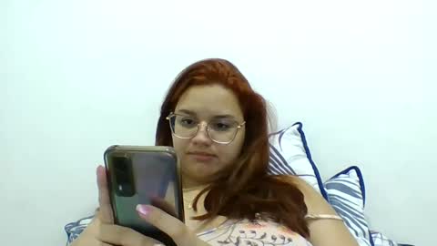 Snapshot of blanquita102530 chatting on September 2025 01:44:02 AM Lary online show from September 2025 01:44:02 AM