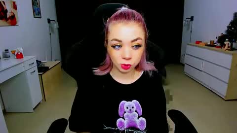 Snapshot of blinkofeyess chatting on January 2025 03:34:02 AM Nicole online show from January 2025 03:34:02 AM