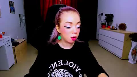 Snapshot of blinkofeyess chatting on January 2025 06:54:01 AM Nicole online show from January 2025 06:54:01 AM