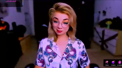 Snapshot of blinkofeyess chatting on October 2025 03:03:02 AM Nicole online show from October 2025 03:03:02 AM