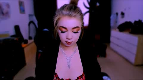 Snapshot of blinkofeyess chatting on November 2025 08:03:02 AM Nicole online show from November 2025 08:03:02 AM