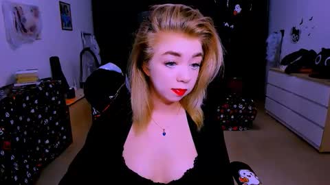 Snapshot of blinkofeyess chatting on November 2025 05:12:01 PM Nicole online show from November 2025 05:12:01 PM