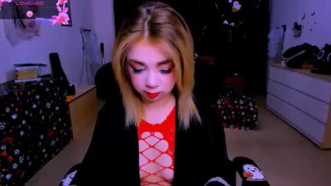 Snapshot of blinkofeyess chatting on November 2025 10:15:01 AM Nicole online show from November 2025 10:15:01 AM