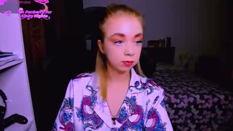 Snapshot of blinkofeyess chatting on November 2025 08:35:02 AM Nicole online show from November 2025 08:35:02 AM