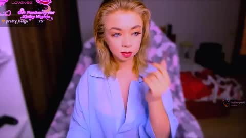 Snapshot of blinkofeyess chatting on November 2025 10:37:02 AM Nicole online show from November 2025 10:37:02 AM