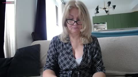 Snapshot of blond_woman chatting on January 2025 11:22:01 AM Karina online show from January 2025 11:22:01 AM