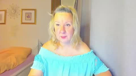 Nicole online show from December 2024 05:23:01 AM