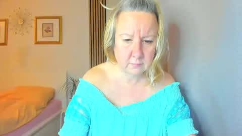 Nicole online show from December 2024 07:54:01 PM