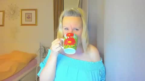 Nicole online show from December 2024 02:51:01 PM