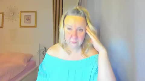 Nicole online show from January 2025 05:01:01 AM