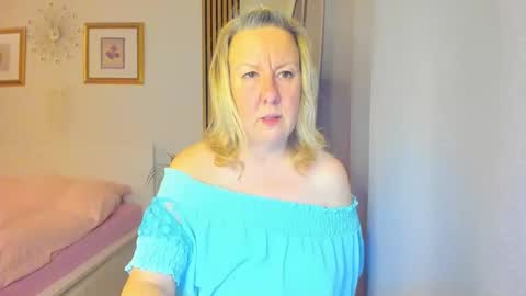 Nicole online show from January 2025 04:02:02 PM