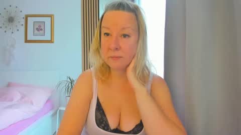 Nicole online show from January 2025 08:45:02 AM