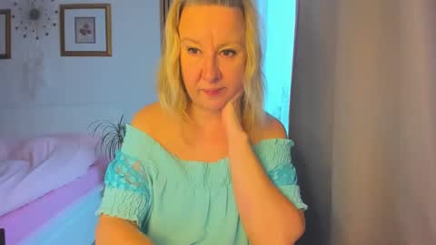 Nicole online show from January 2025 12:36:01 PM