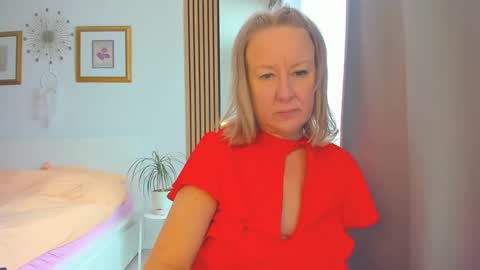 Nicole online show from February 2025 10:19:01 AM