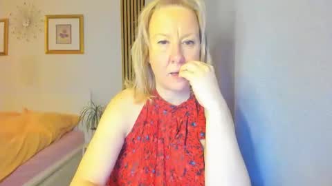 Nicole online show from February 2025 04:07:01 PM