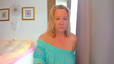 Nicole online show from February 2025 12:17:02 PM