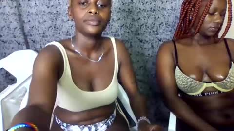 Snapshot of blonde_barby chatting on October 2025 11:13:02 AM blonde_barby online show from October 2025 11:13:02 AM