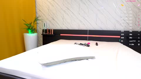 blonde_bigtits online show from March 2025 08:18:02 AM