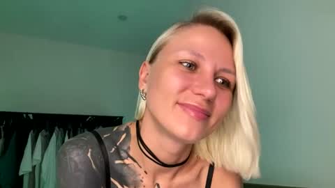 Snapshot of blonde_fuck_couple chatting on June 2026 04:04:01 AM blonde_fuck_couple online show from June 2026 04:04:01 AM