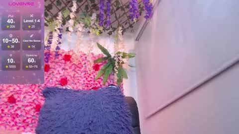 blonde_squirt_ online show from February 2026 10:22:01 AM