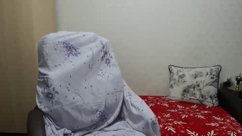 Mr Blond online show from November 2025 08:52:01 PM