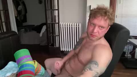 blondebluebear online show from February 2026 10:04:02 PM