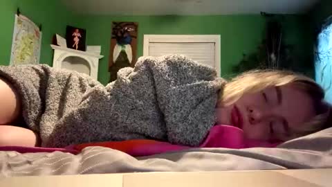 Snapshot of blondebunny999 chatting on February 2026 11:46:02 AM blondebunny999 online show from February 2026 11:46:02 AM