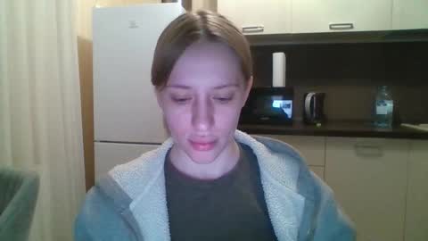 Snapshot of blondi_bondi chatting on March 2026 06:14:02 PM Viktoriia online show from March 2026 06:14:02 PM