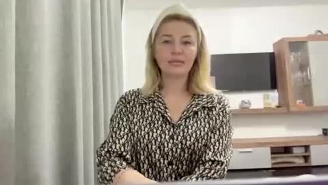 Snapshot of blondie_xoxoxo chatting on September 2025 05:18:01 AM blondie_xoxoxo online show from September 2025 05:18:01 AM