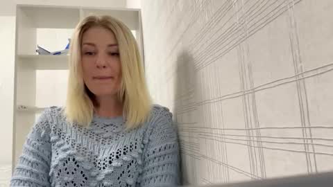 Snapshot of blondie_xoxoxo chatting on September 2025 09:22:02 AM blondie_xoxoxo online show from September 2025 09:22:02 AM