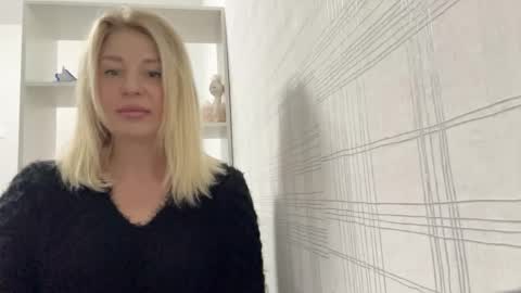 Snapshot of blondie_xoxoxo chatting on September 2025 10:52:01 AM blondie_xoxoxo online show from September 2025 10:52:01 AM