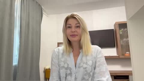 Snapshot of blondie_xoxoxo chatting on October 2025 09:15:01 AM blondie_xoxoxo online show from October 2025 09:15:01 AM