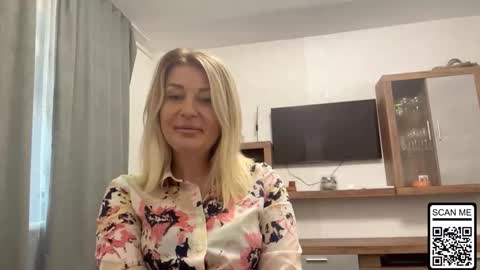 Snapshot of blondie_xoxoxo chatting on October 2025 06:53:02 AM blondie_xoxoxo online show from October 2025 06:53:02 AM