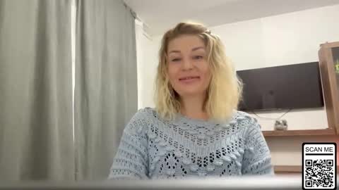 Snapshot of blondie_xoxoxo chatting on October 2025 07:18:02 AM blondie_xoxoxo online show from October 2025 07:18:02 AM