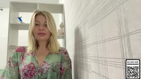 Snapshot of blondie_xoxoxo chatting on October 2025 06:03:01 AM blondie_xoxoxo online show from October 2025 06:03:01 AM